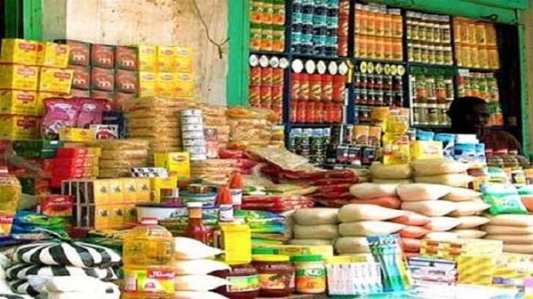 التونسيون بين مطرقة المضاربين وسندان الأسعار .. وسعيّد يدعو لملاحقة المحتكرين